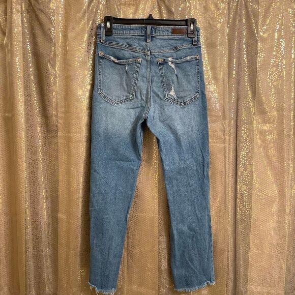 Abercrombie & Fitch Distressed Zoe Natural Rise Ankle Straight Jeans, 6R - Picture 2 of 8